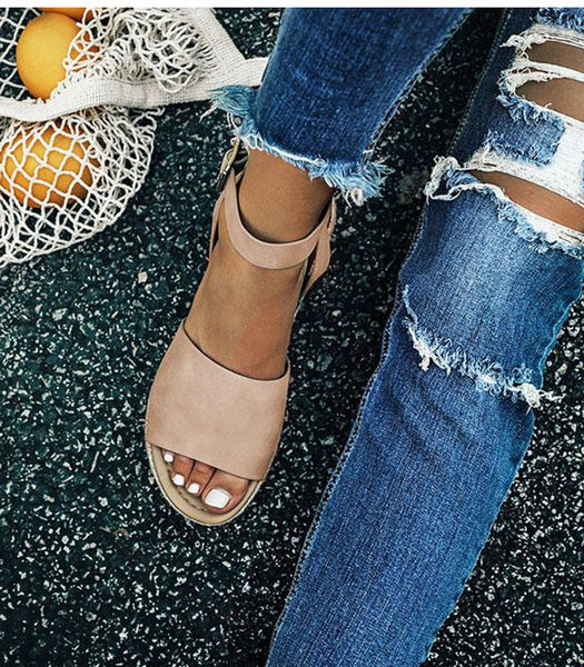 Platform Sandals - Casual Virtual Chic